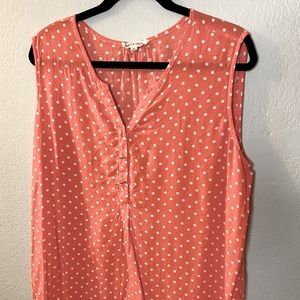XL sleeveless blouse